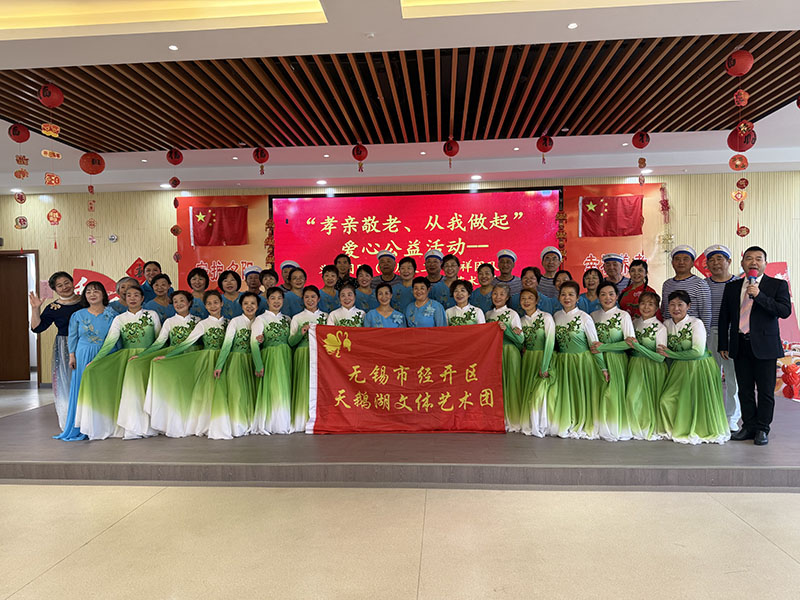 春风拂面暖，劳动润心田